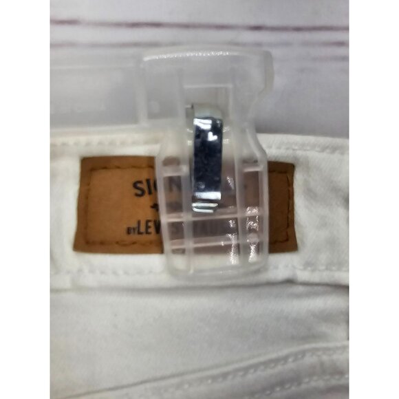 Signature By Levi Women’s White Cropped Ankle Distressed Jeans Size 20W - Picture 10 of 14